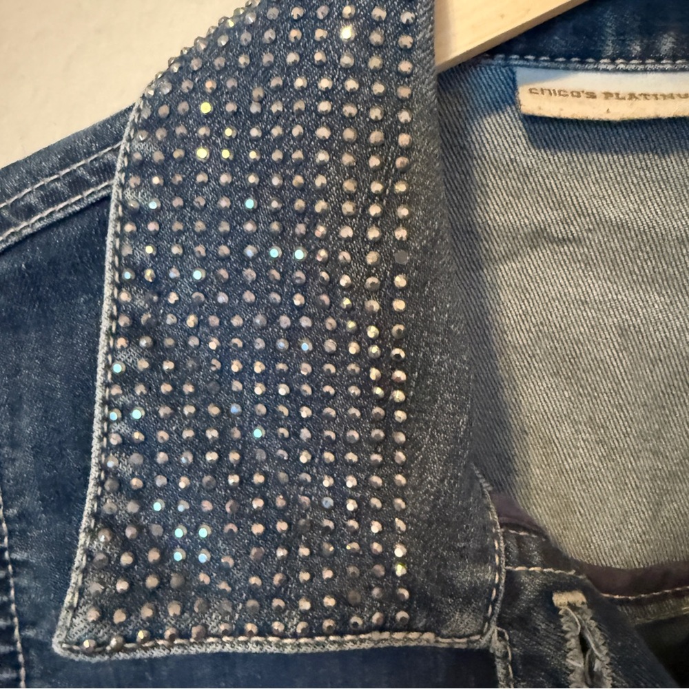 VTG Chico's Platinum Women's Studded Bejeweled Collar Button Up Denim Vest Small - Picture 3 of 6